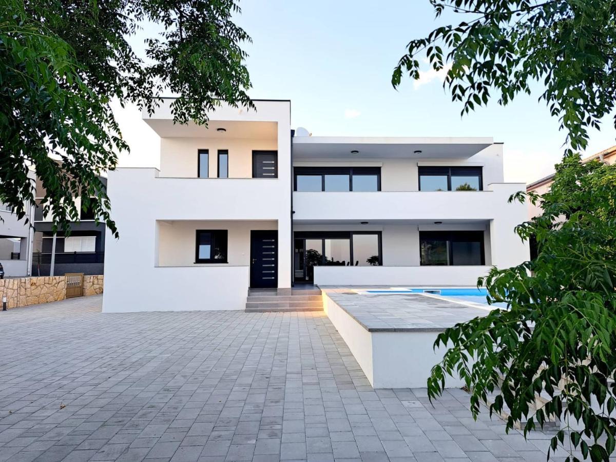 Villa Leptiric Вир Экстерьер фото
