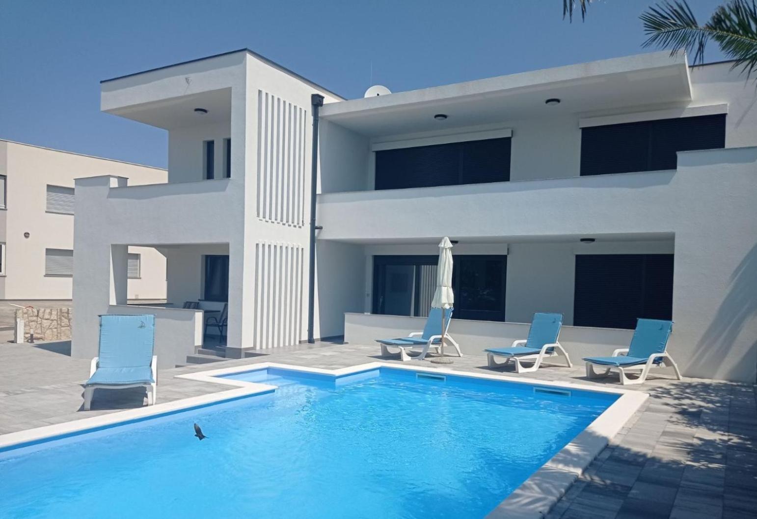 Villa Leptiric Вир Экстерьер фото